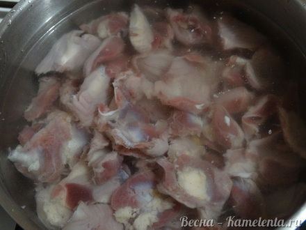 Приготовление рецепта Куриные желудочки в сырном соусе шаг 2