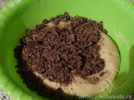 Приготовление рецепта Овсяное печенье с кусочками шоколада шаг 7