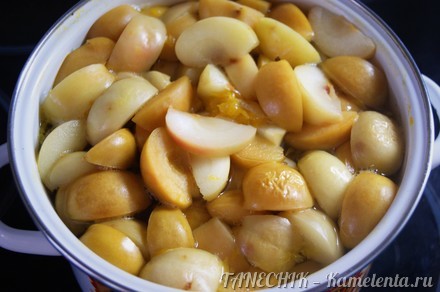Приготовление рецепта Яблочно-мандариновый компот шаг 4