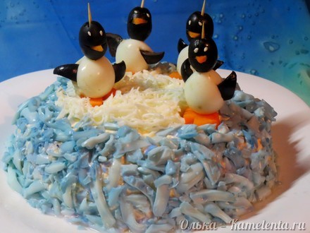 Приготовление рецепта Салат с веселыми пингвинчиками шаг 16