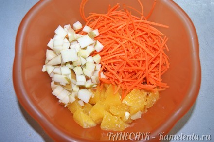 Приготовление рецепта Салат-десерт из апельсина, яблока и моркови шаг 4