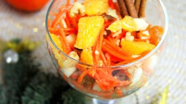 Рецепт Салат-десерт из апельсина, яблока и моркови