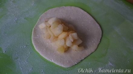 Приготовление рецепта Пирожки из творожного теста с яблоками шаг 4