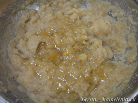 Приготовление рецепта Яблоки с творожным сыром, мёдом  и мюслями шаг 12