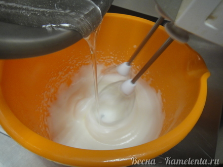 Приготовление рецепта Творожный кулич с итальянской меренгой шаг 18