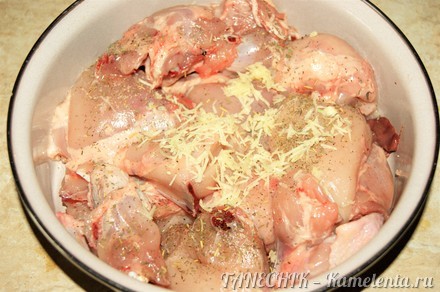 Приготовление рецепта Курица с перцем, запеченные в сливках шаг 2