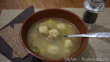 Приготовление рецепта Куриный суп с сырными шариками шаг 11