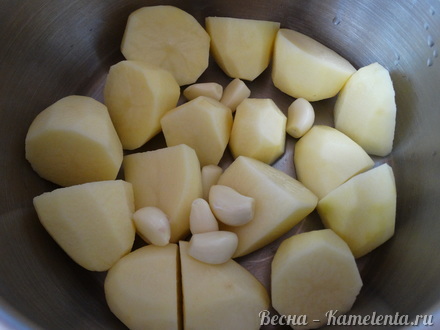 Приготовление рецепта Картофельное пюре с чесноком шаг 2