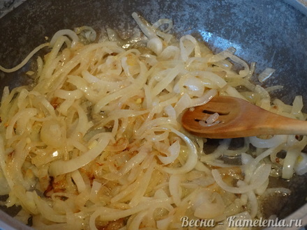 Приготовление рецепта Солянка из квашенной капусты с грибами шаг 4