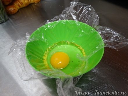 Приготовление рецепта Круассан с яйцом пашот шаг 4