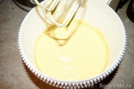 Приготовление рецепта Торт &quot;Молочная девочка&quot; (Milch Mädchen) со сливочно-йогуртовым кремом и фруктами-ягодами шаг 3