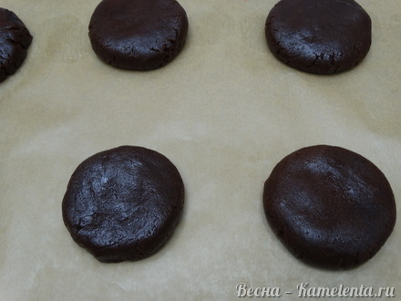 Приготовление рецепта Шоколадное печенье с джемом шаг 12