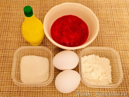 Приготовление рецепта Омлет-суфле с ягодным пюре шаг 1