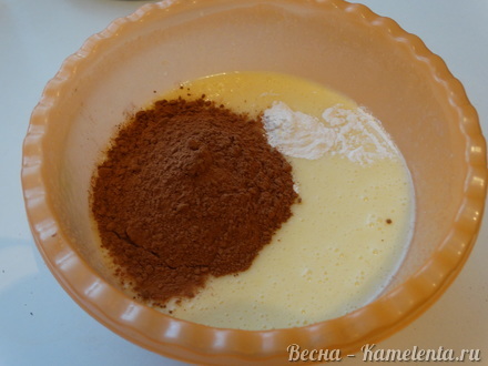Приготовление рецепта Шоколадный кекс на майонезе шаг 4
