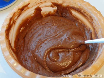 Приготовление рецепта Шоколадный кекс на майонезе шаг 6