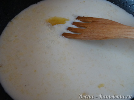 Приготовление рецепта Куриные сердечки под молочным соусом шаг 9