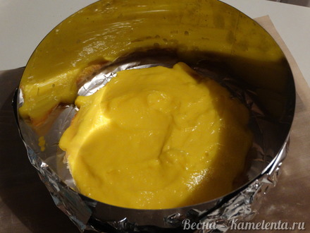 Приготовление рецепта Клубничный муссовый торт с лимонным курдом шаг 22