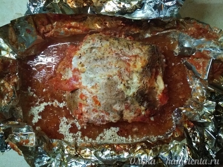 Приготовление рецепта Запеченная свиная шейка в помидорном маринаде шаг 10