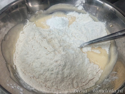 Приготовление рецепта Нежный яблочный пирог с миндальными лепестками шаг 5