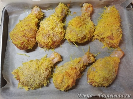 Приготовление рецепта Супер хрустящие куриные голени в сырной шубке в духовке шаг 7