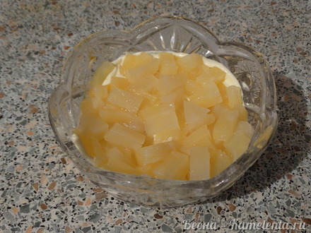 Приготовление рецепта Салат с курочкой и ананасами шаг 5
