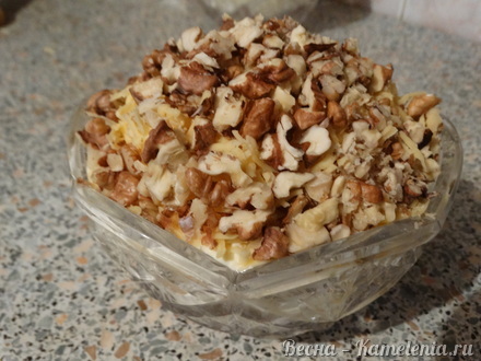 Приготовление рецепта Салат с курочкой и ананасами шаг 9