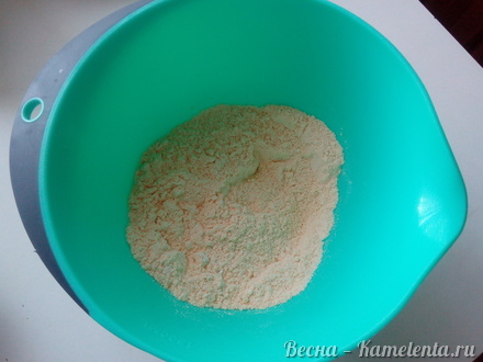 Приготовление рецепта Кукурузный пирог со сливами шаг 2
