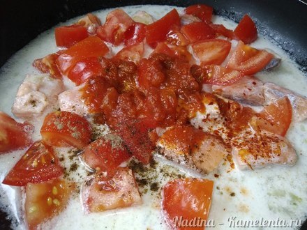 Приготовление рецепта Паста с семгой и овощами в томатно-сметанном соусе шаг 6