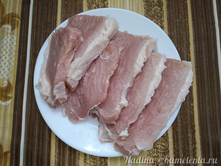 Приготовление рецепта Запеченные стейки свинины,  маринованные овощами, специями и соусом шаг 2