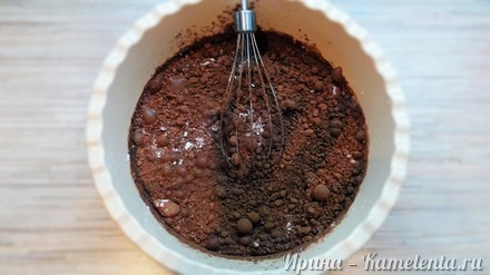 Приготовление рецепта Шоколадный клафути с вишней шаг 3