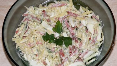 Рецепт Салат с колбасой и сыром