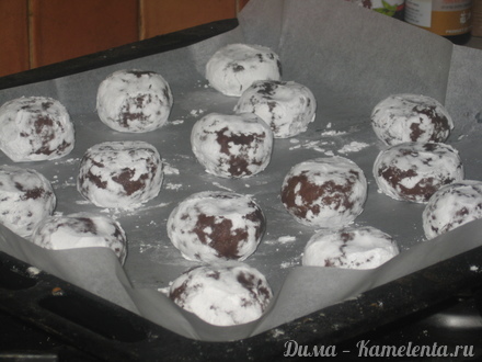 Приготовление рецепта &quot;Crackled&quot; chocolate cookies - (&quot;Треснутое&quot; шоколадное печенье) шаг 10