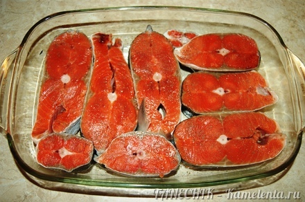 Приготовление рецепта Красная рыба запеченная шаг 2