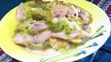 Рецепт Рыба в сливочном соусе с картофелем и луком пореем