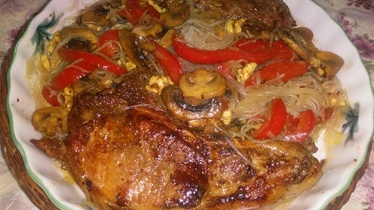 Рисовая лапша с овощами и мясом