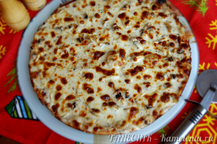 Приготовление рецепта Пицца с белым соусом и шампиньонами шаг 11