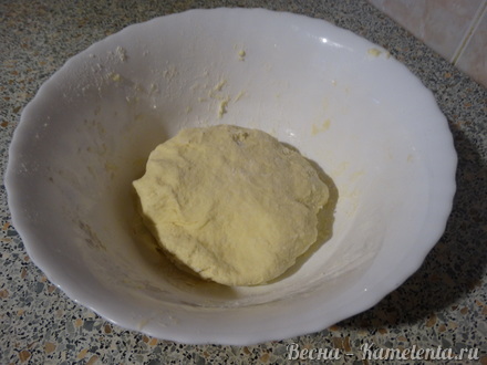 Приготовление рецепта Луковый пирог шаг 4
