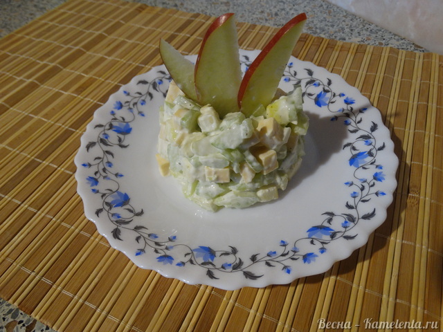 Рецепт салата из сельдерея с яблоком на ночь