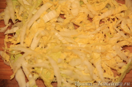 Приготовление рецепта Салат  с пекинской капустой и грецким орехом шаг 5