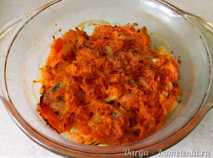 Приготовление рецепта Хек запеченный с морковью и луком шаг 8