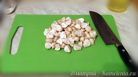 Приготовление рецепта Салат с грибами и кукурузой шаг 2