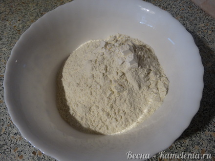 Приготовление рецепта Манные лепёшки с куркумой шаг 3