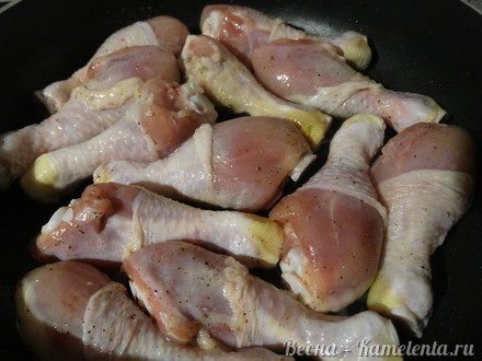 Приготовление рецепта Куриные голени в сливочном соусе шаг 4