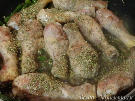 Приготовление рецепта Куриные голени в сливочном соусе шаг 12