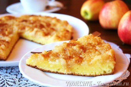 Приготовление рецепта Творожный пирог с яблоками и кокосовой карамелью шаг 10