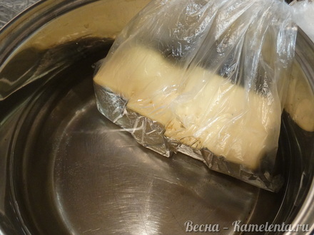 Приготовление рецепта Сырный рулет с сухофруктами и орехами шаг 4