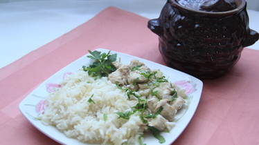Рецепт Курица с рисом в горшочках